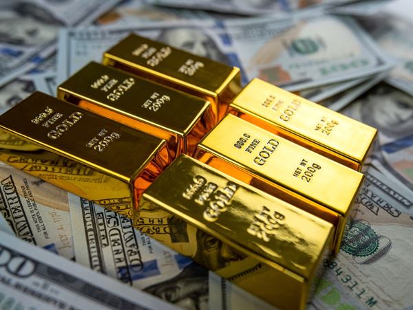 Gold Holds Near $4,345 as Weaker US Dollar Offsets Fed Rate-Hike Concerns